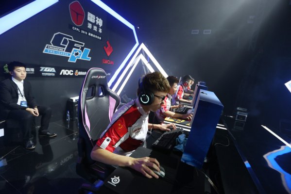 什琴斯尼：来到巴萨之后库巴西是最让我惊讶的球员